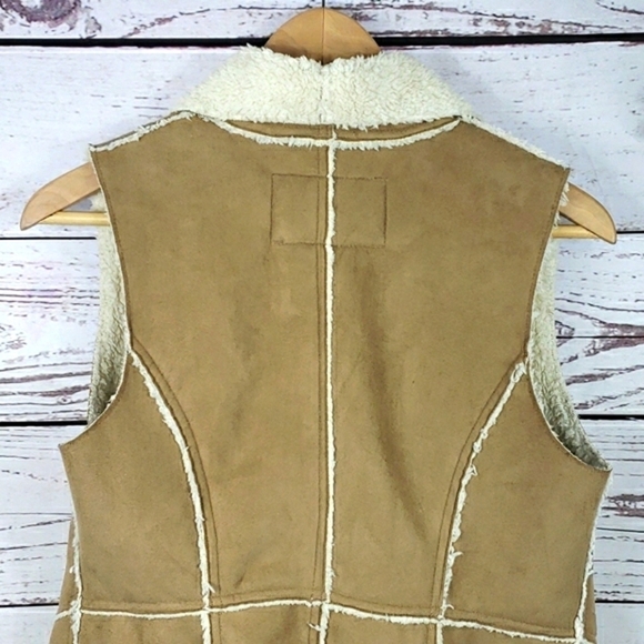 🎉HP🎉XHILARATION Faux Suede & Fur Vest Size SP - Picture 5 of 10